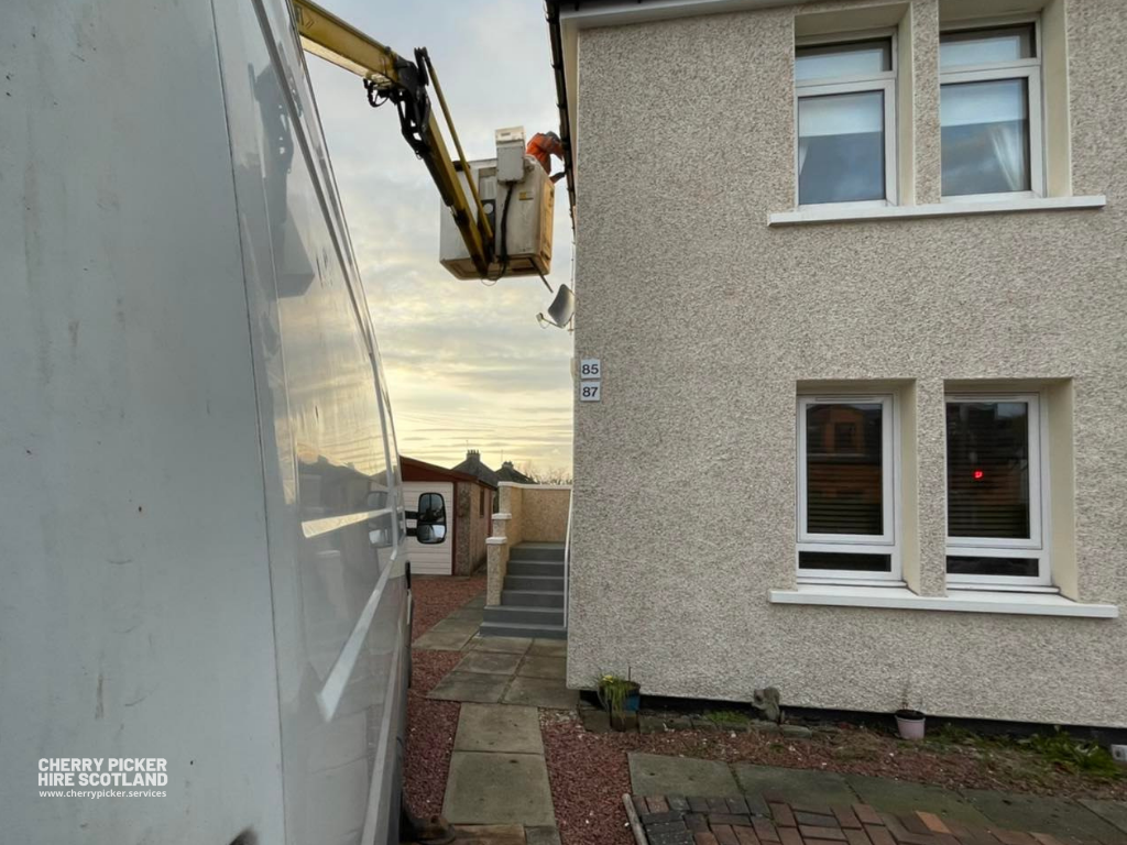 gutter-cleaning-at-height-cherry-picker-hire-services